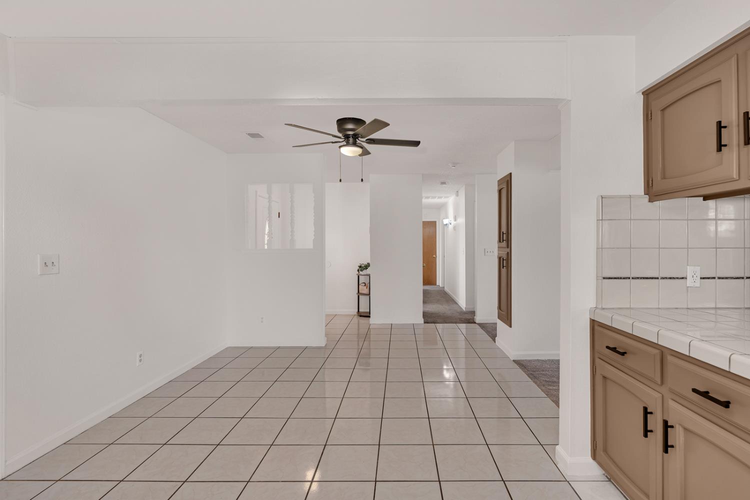 1220 Diamond Way, Madera, CA 93637