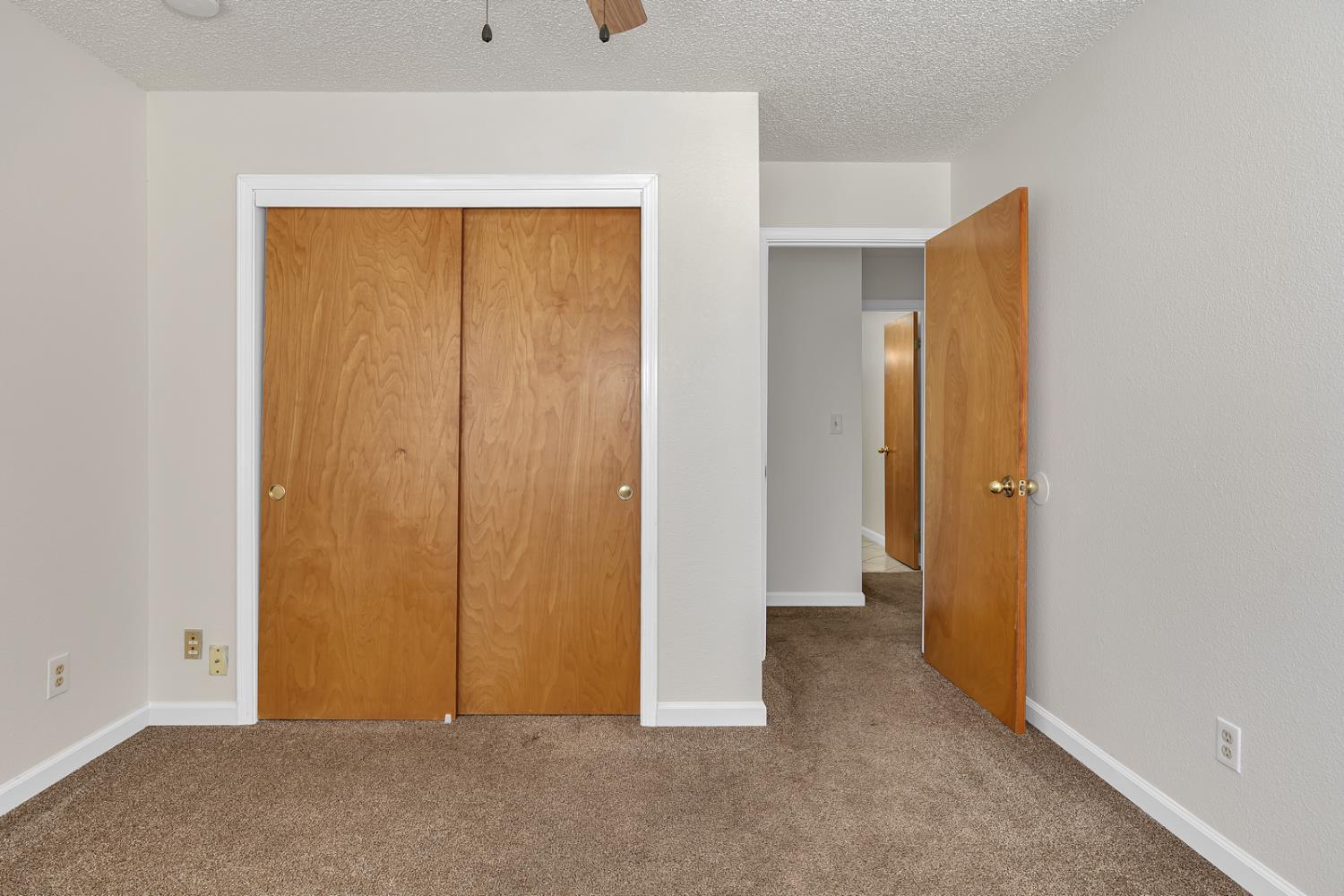 1220 Diamond Way, Madera, CA 93637