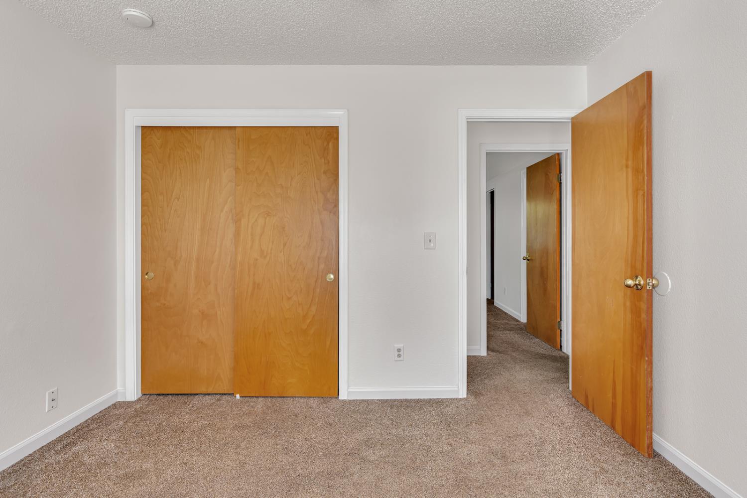 1220 Diamond Way, Madera, CA 93637