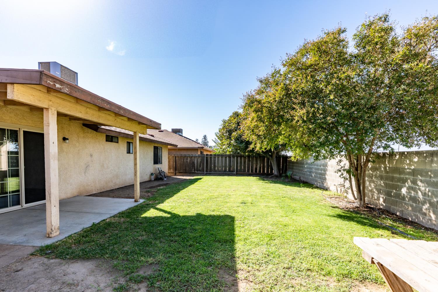 1220 Diamond Way, Madera, CA 93637