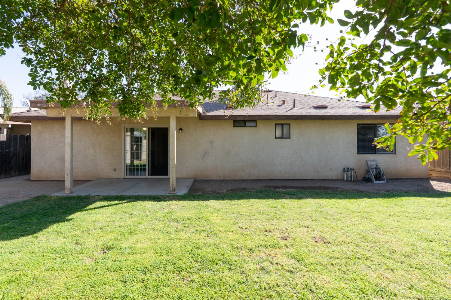 1220 Diamond Way, Madera, CA 93637