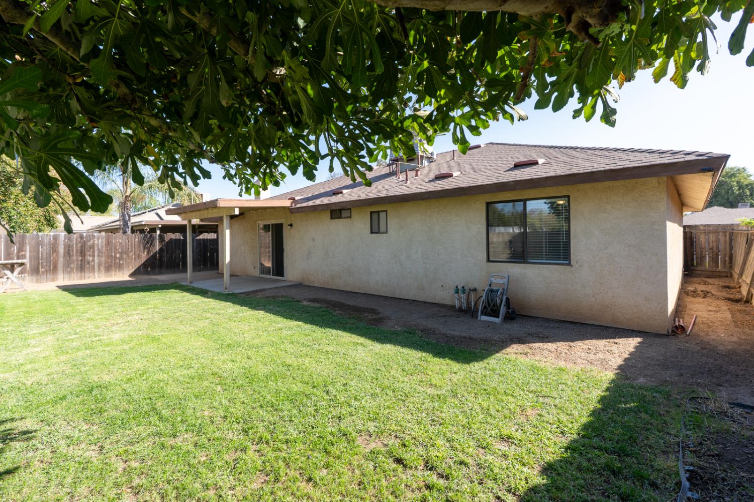 1220 Diamond Way, Madera, CA 93637