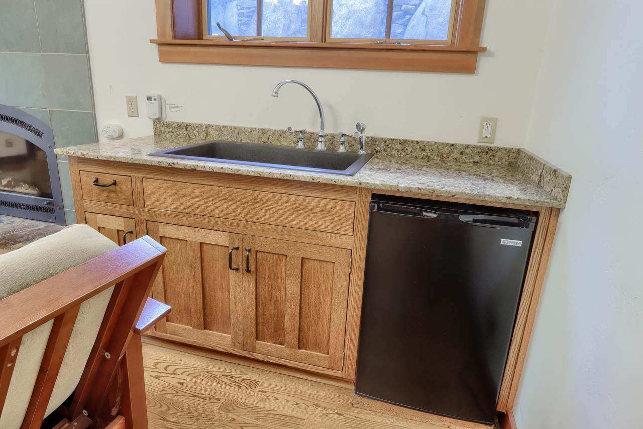 7475 Henness Cir, Yosemite West, CA 95389