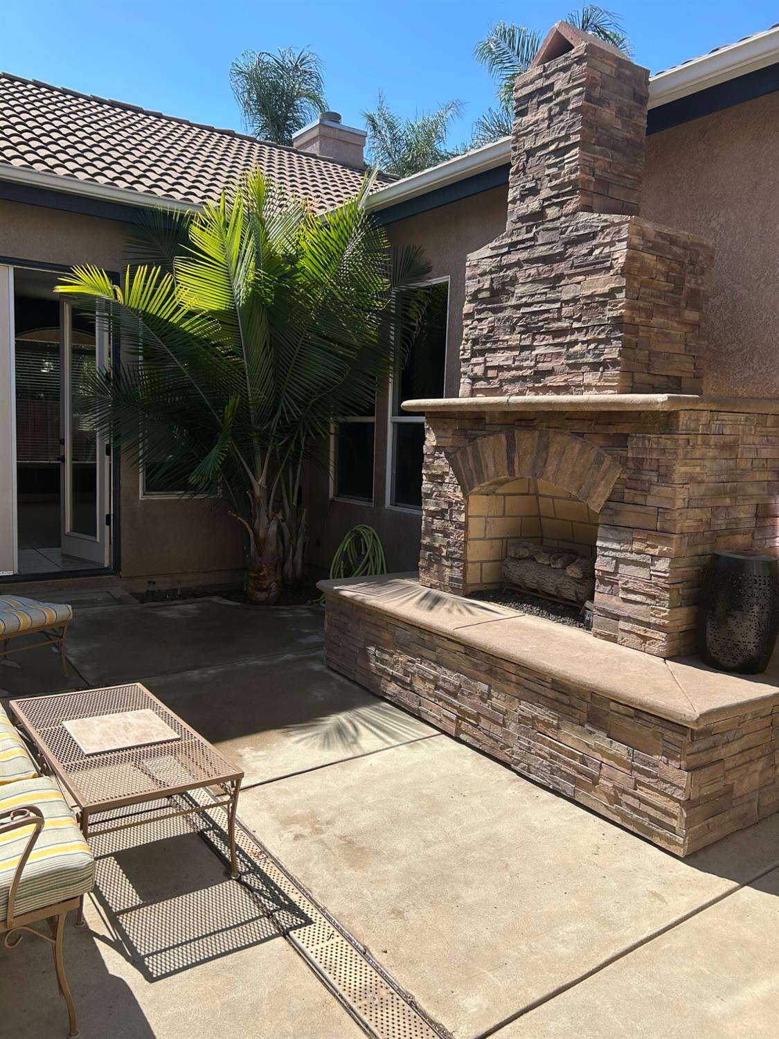 708 W Enterprise Ave, Clovis, CA 93619