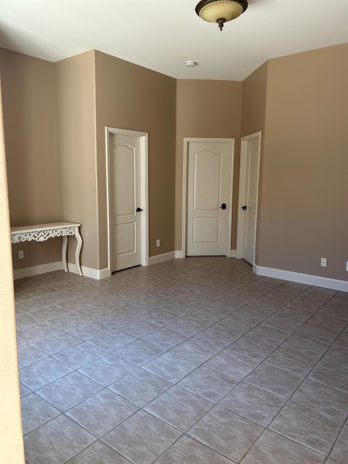 708 W Enterprise Ave, Clovis, CA 93619