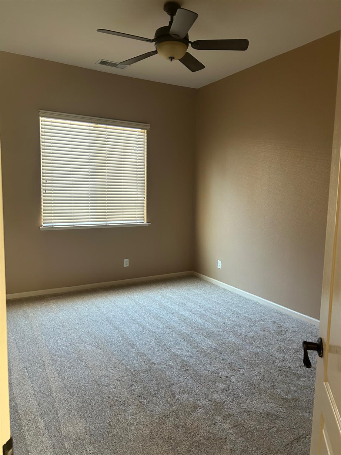 708 W Enterprise Ave, Clovis, CA 93619