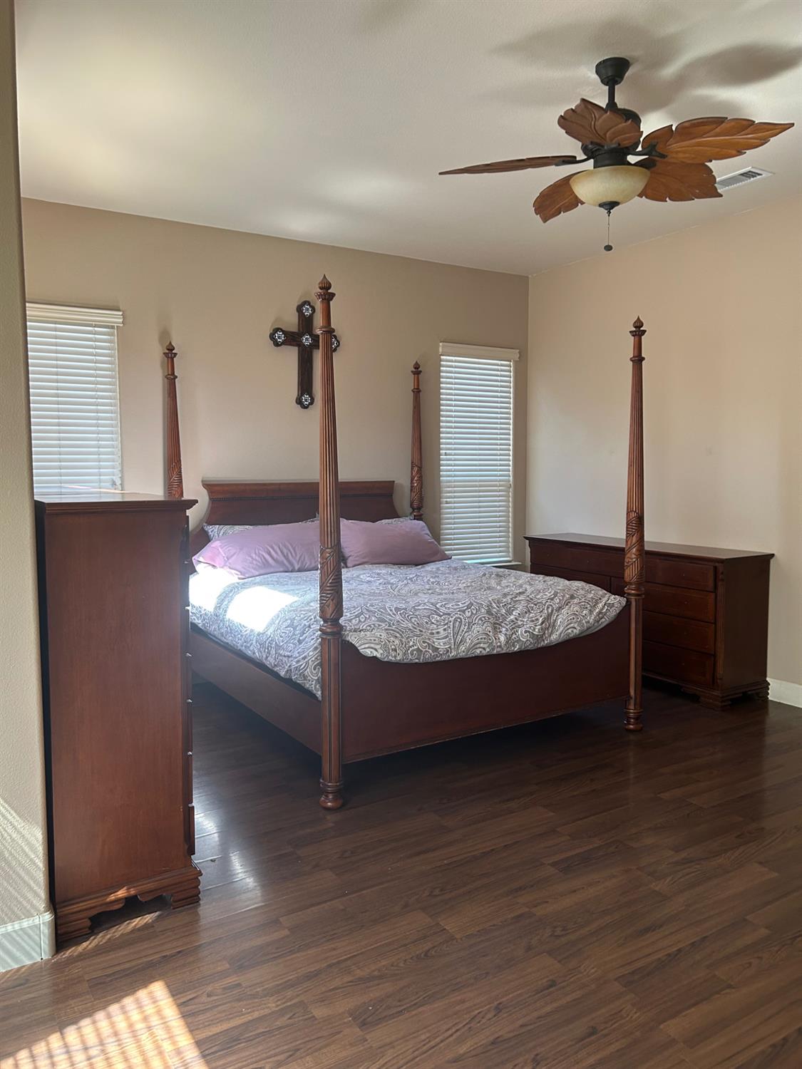 708 W Enterprise Ave, Clovis, CA 93619