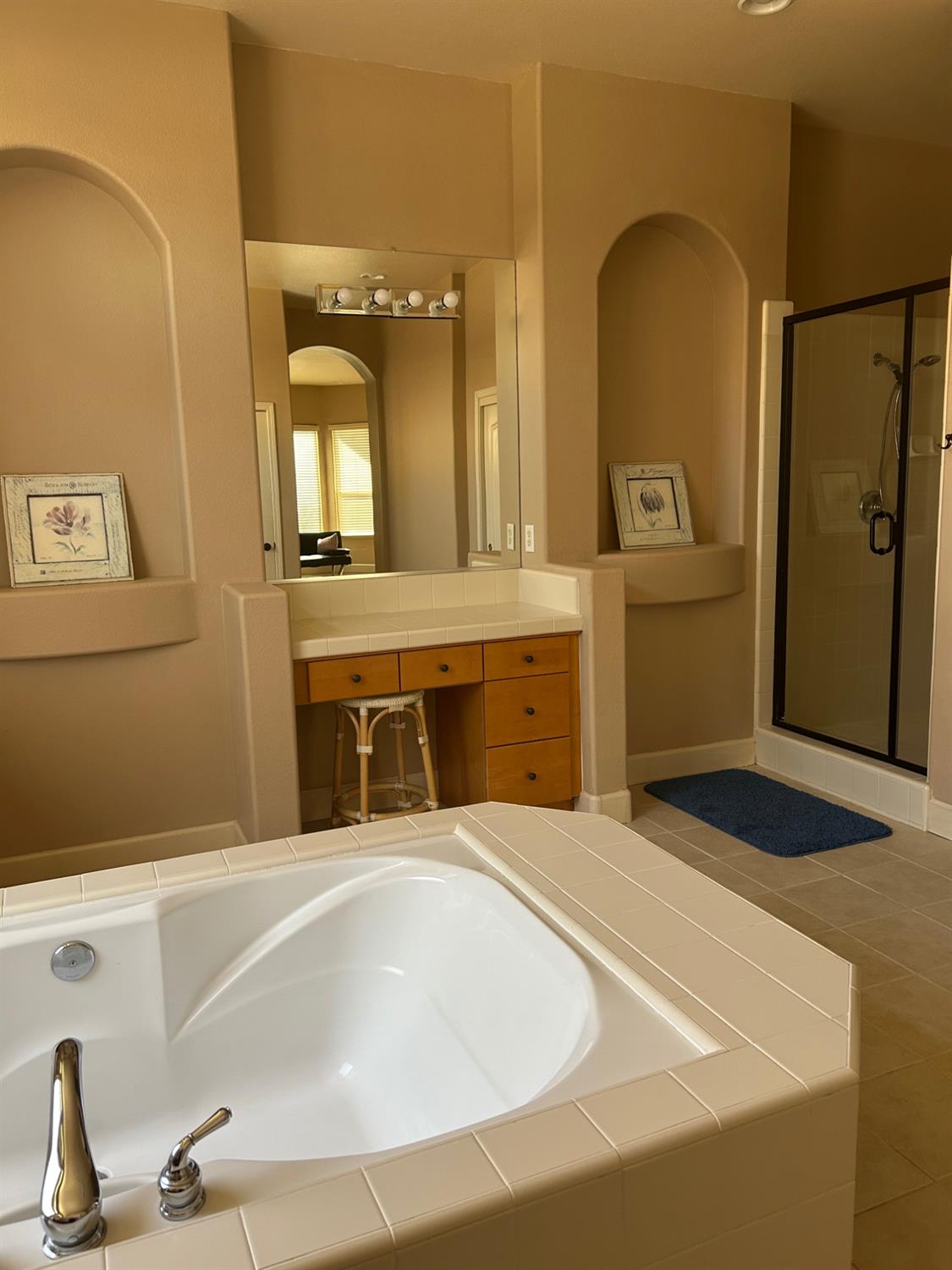 708 W Enterprise Ave, Clovis, CA 93619