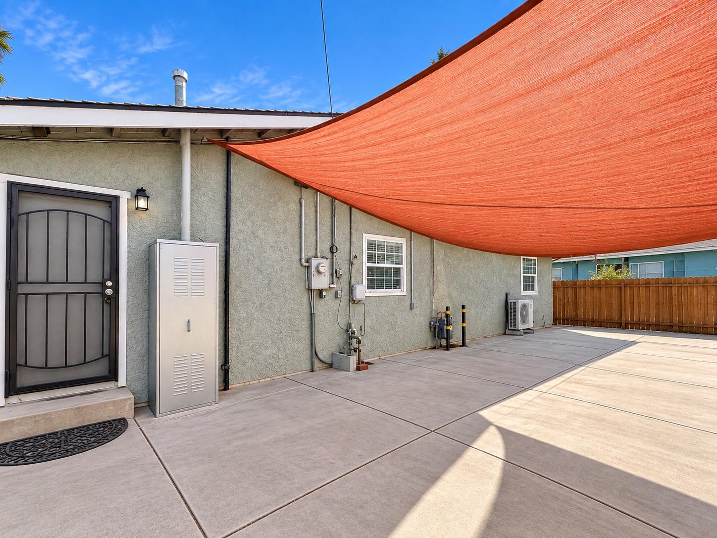 1247 E Cortland Ave, Fresno, CA 93704