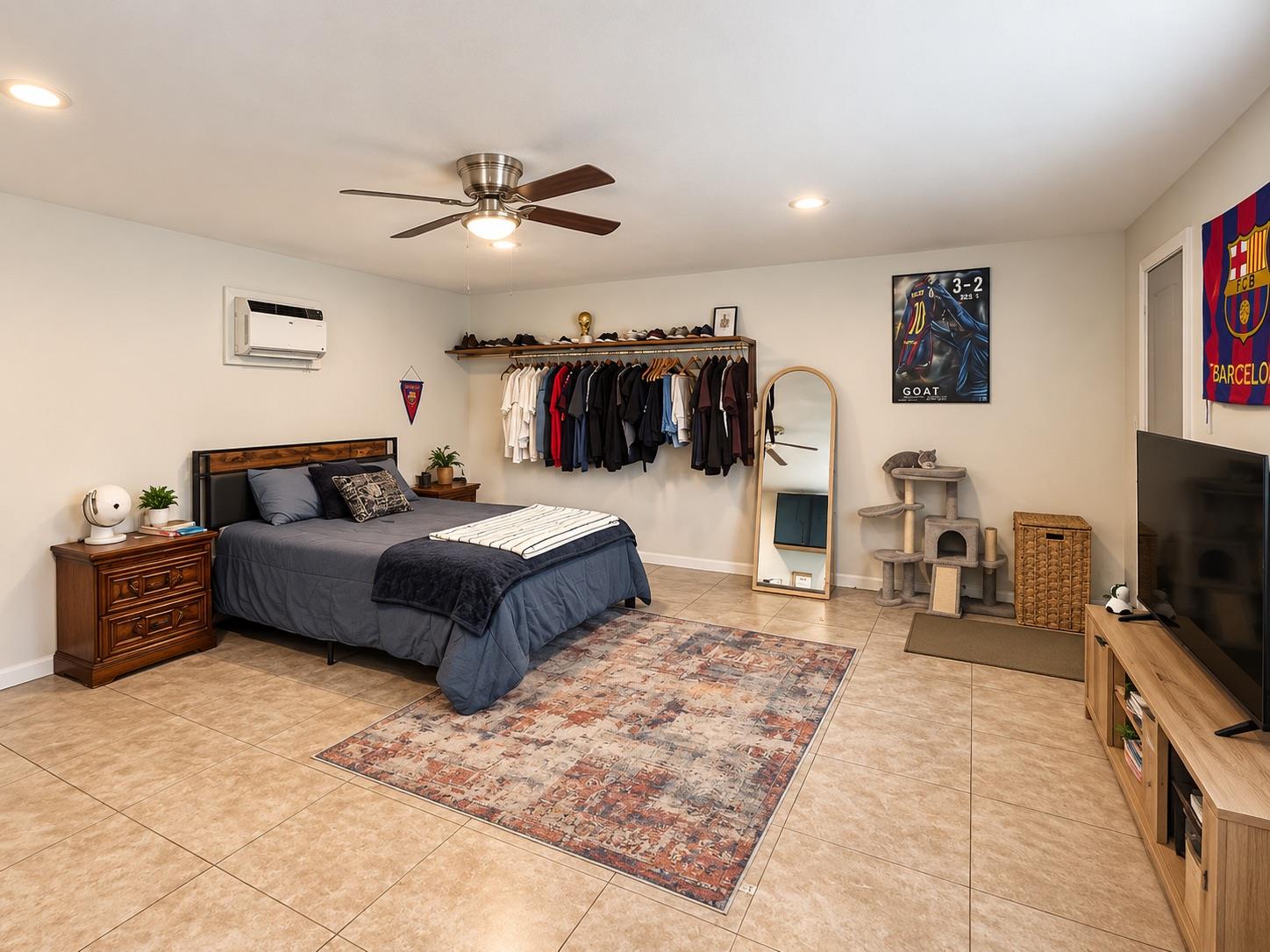 1247 E Cortland Ave, Fresno, CA 93704