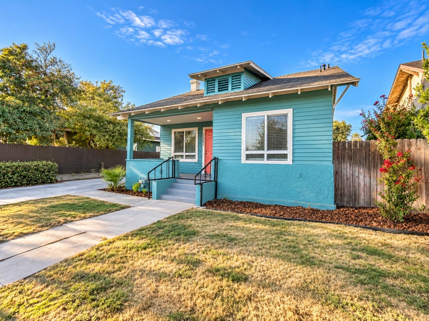 2837 E Grant Ave, Fresno, CA 93701
