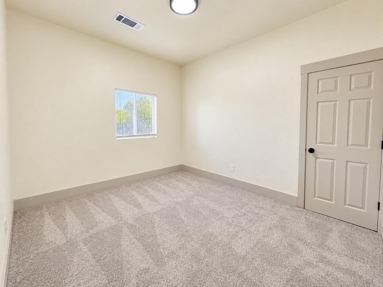 2837 E Grant Ave, Fresno, CA 93701