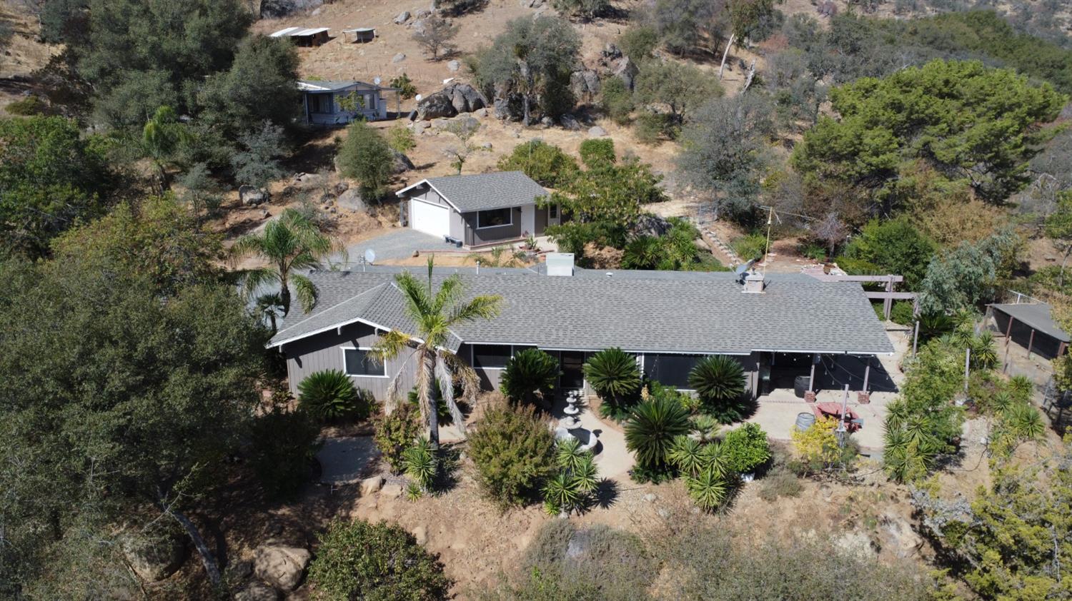 37129 Pebble Ln, Yokuts Valley, CA 93675