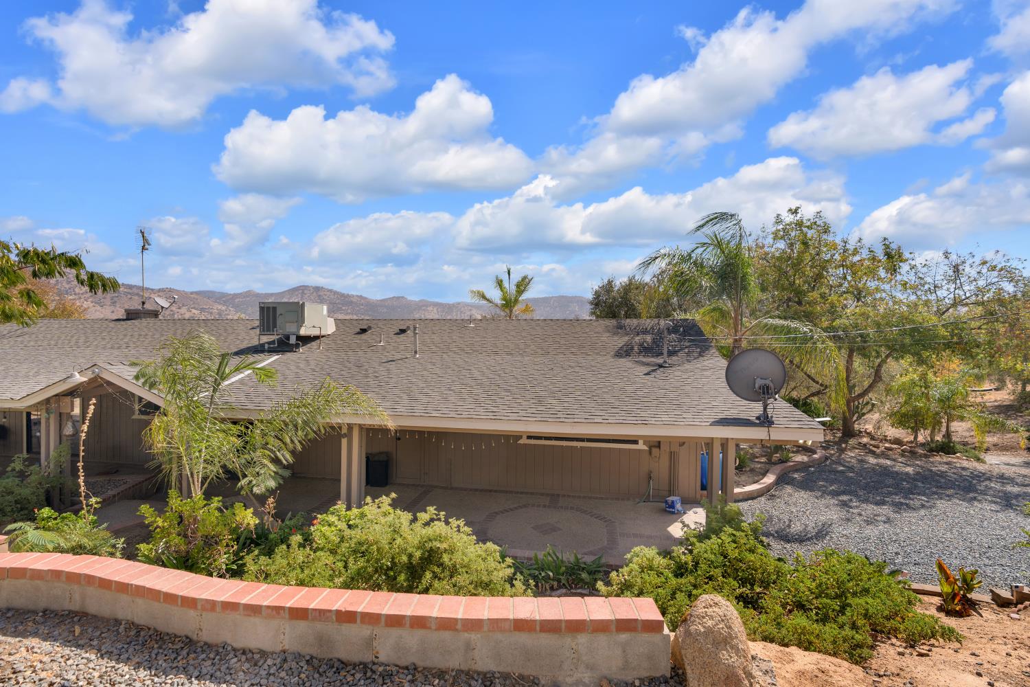 37129 Pebble Ln, Yokuts Valley, CA 93675