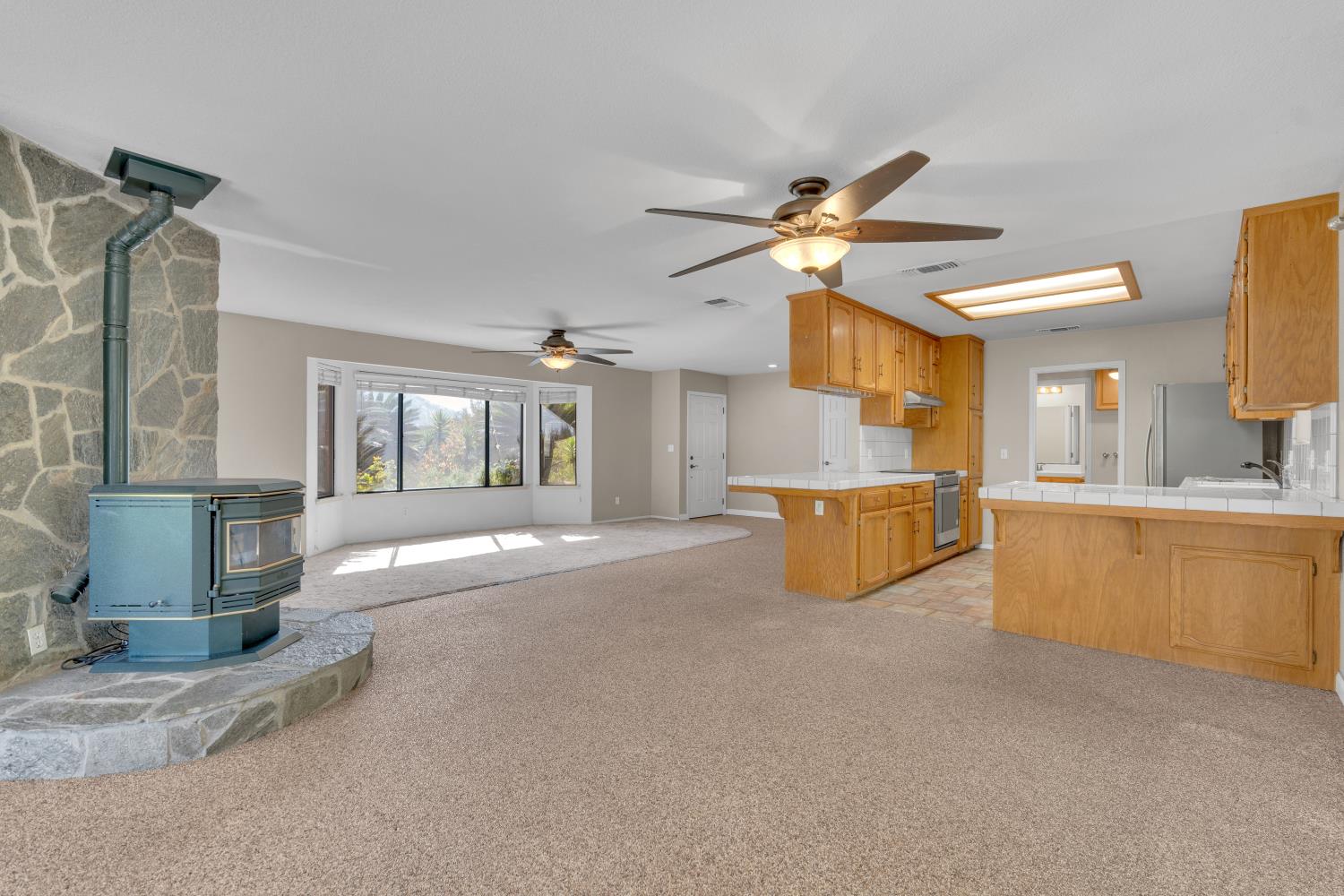 37129 Pebble Ln, Yokuts Valley, CA 93675