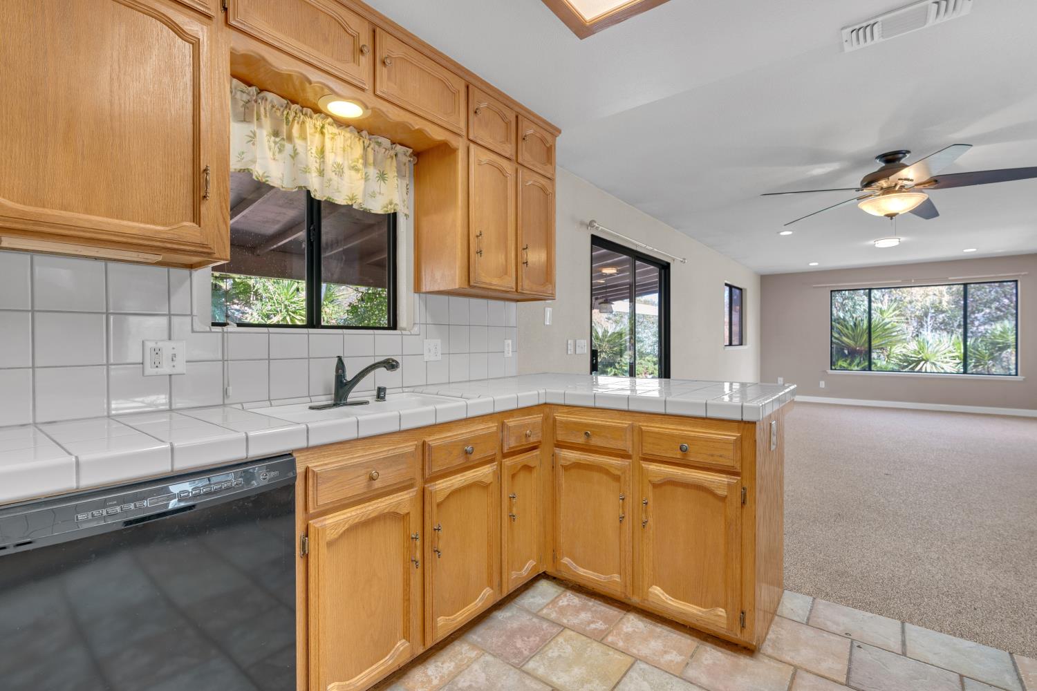 37129 Pebble Ln, Yokuts Valley, CA 93675