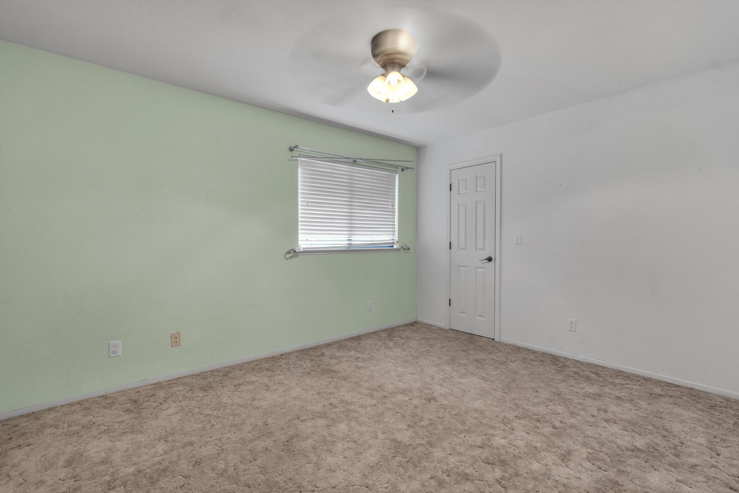 37129 Pebble Ln, Yokuts Valley, CA 93675