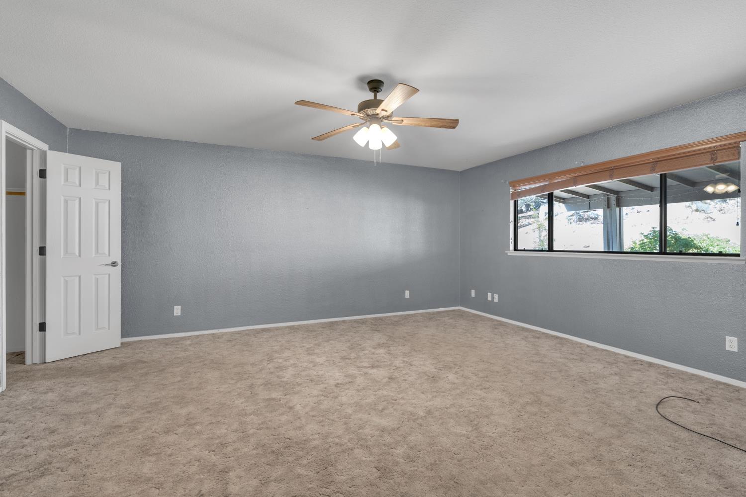 37129 Pebble Ln, Yokuts Valley, CA 93675