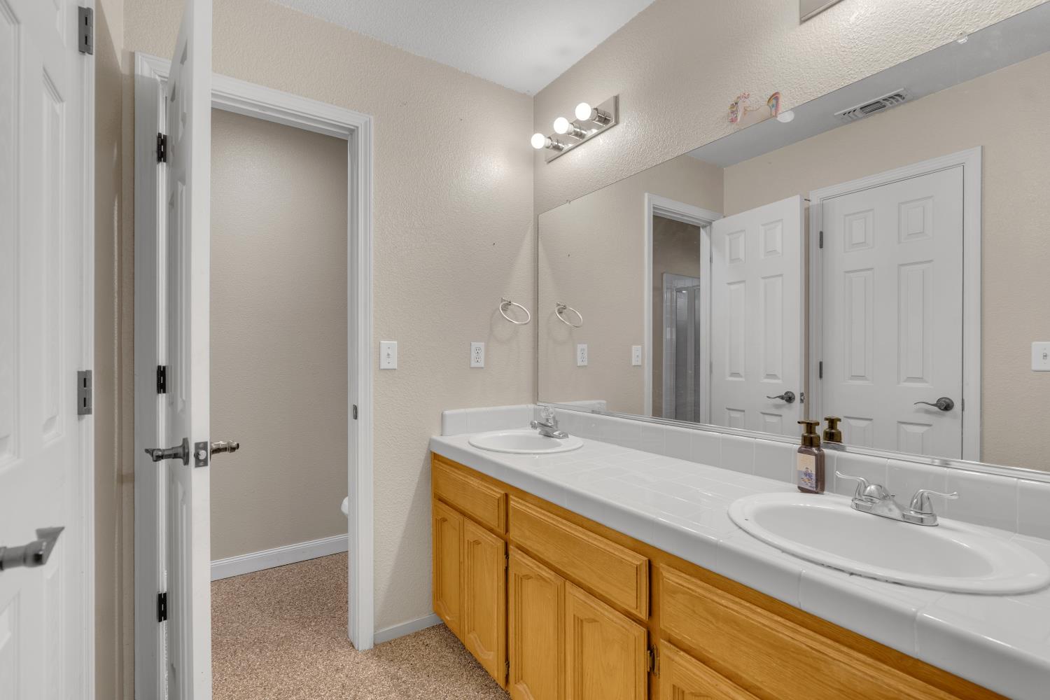37129 Pebble Ln, Yokuts Valley, CA 93675