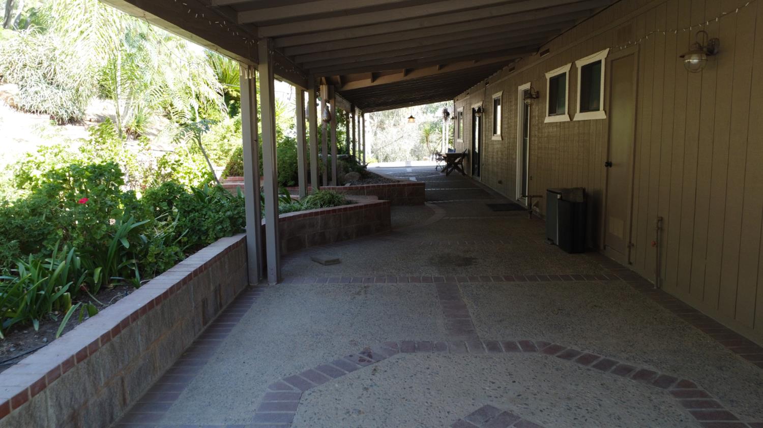37129 Pebble Ln, Yokuts Valley, CA 93675