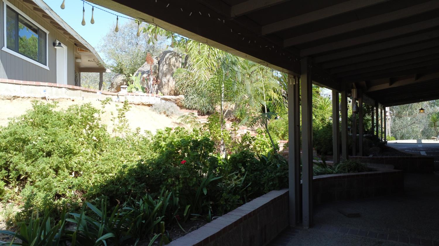 37129 Pebble Ln, Yokuts Valley, CA 93675