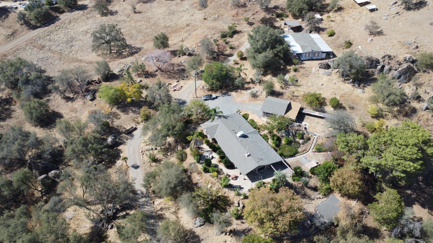 37129 Pebble Ln, Yokuts Valley, CA 93675