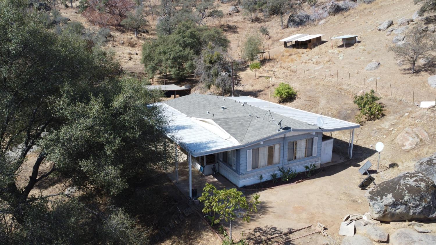 37129 Pebble Ln, Yokuts Valley, CA 93675