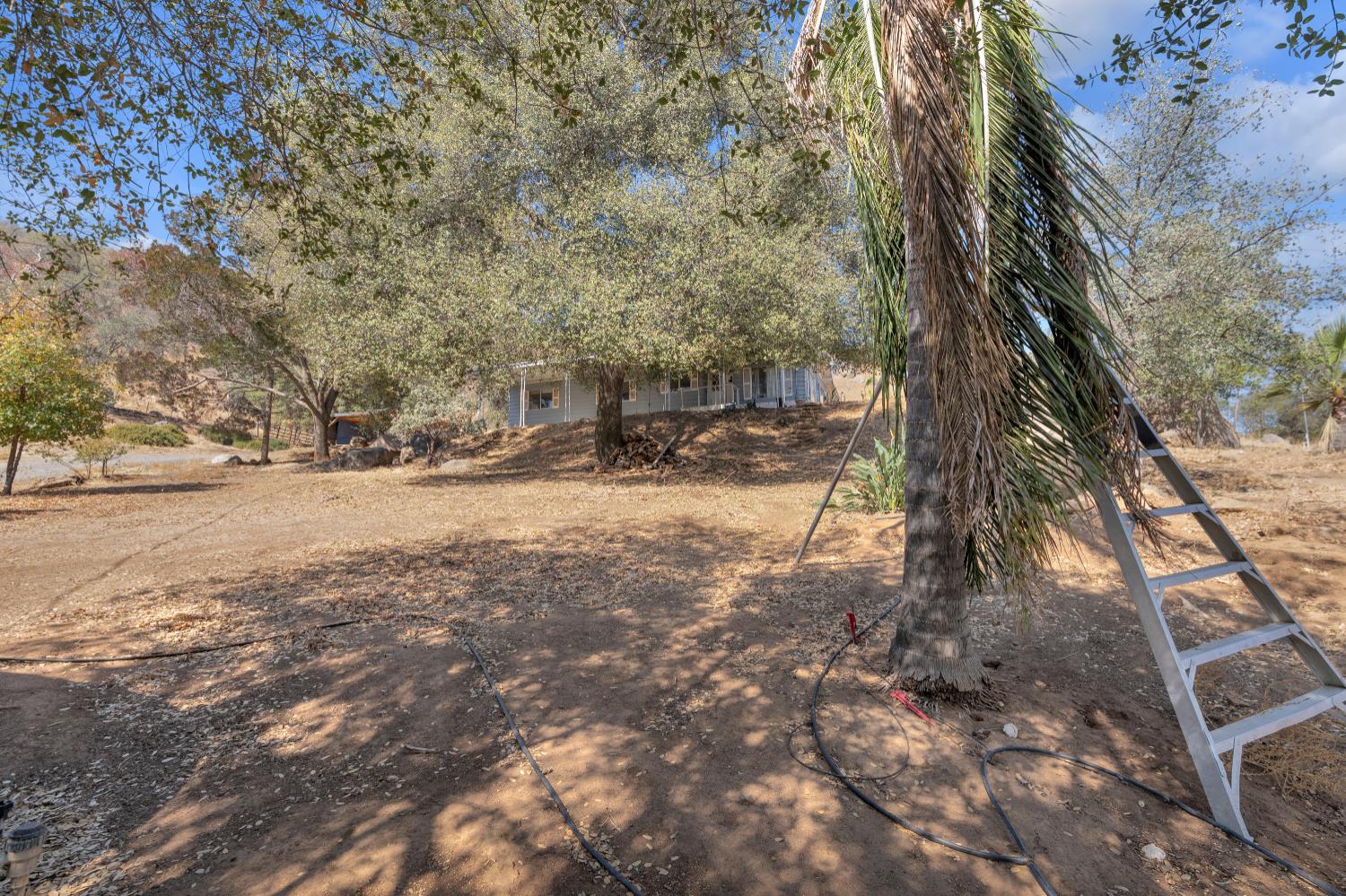37129 Pebble Ln, Yokuts Valley, CA 93675