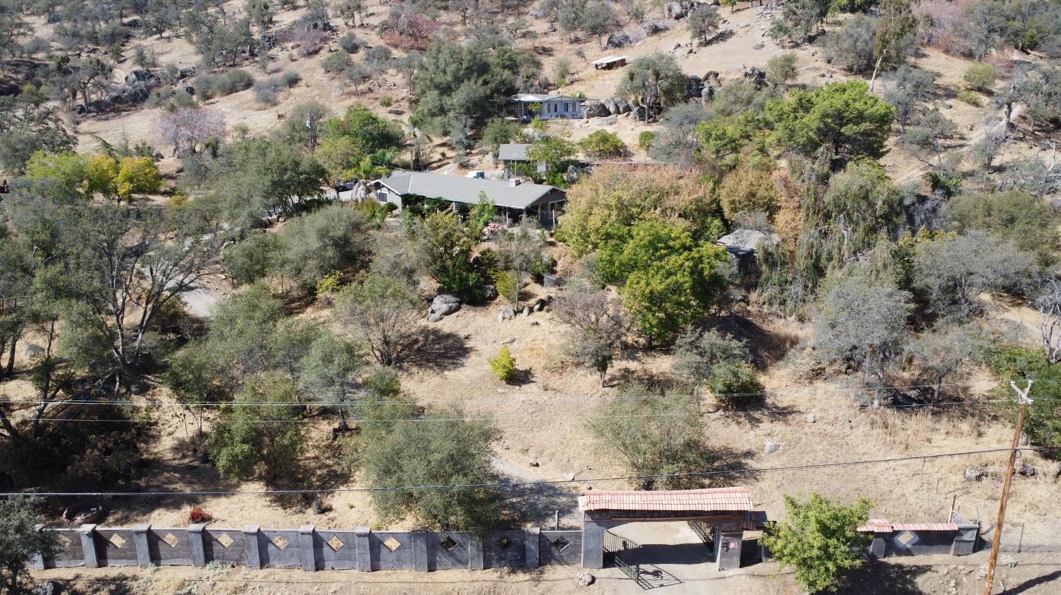 37129 Pebble Ln, Yokuts Valley, CA 93675