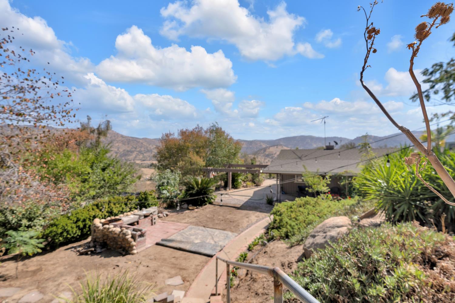 37129 Pebble Ln, Yokuts Valley, CA 93675