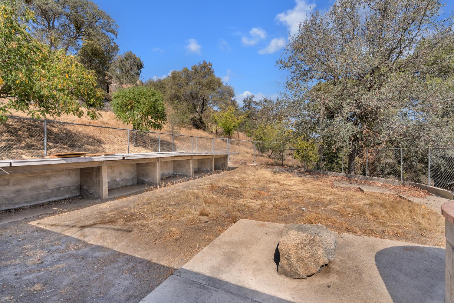 37129 Pebble Ln, Yokuts Valley, CA 93675