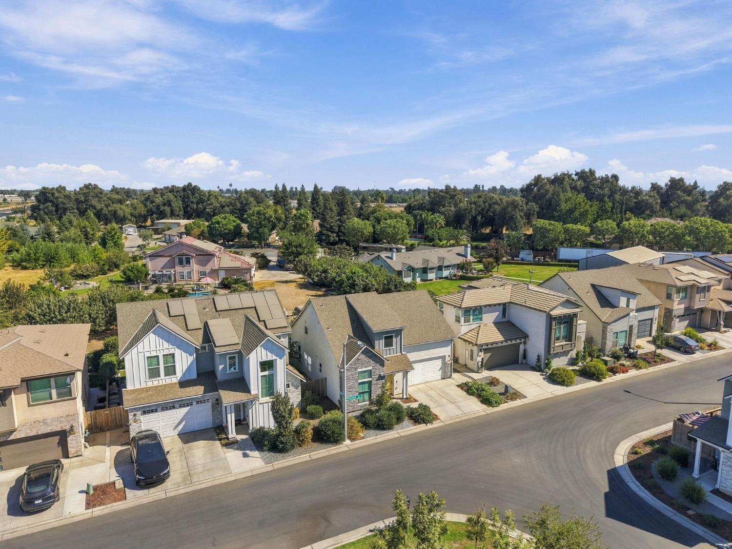 4432 S University St, Visalia, CA 93277