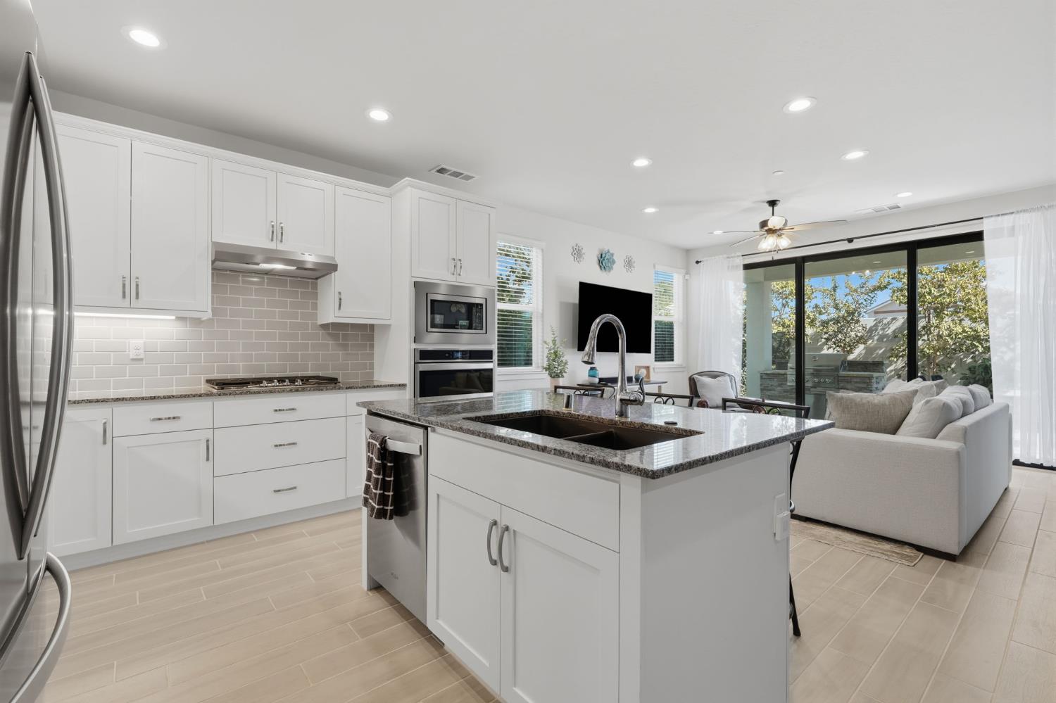 4432 S University St, Visalia, CA 93277