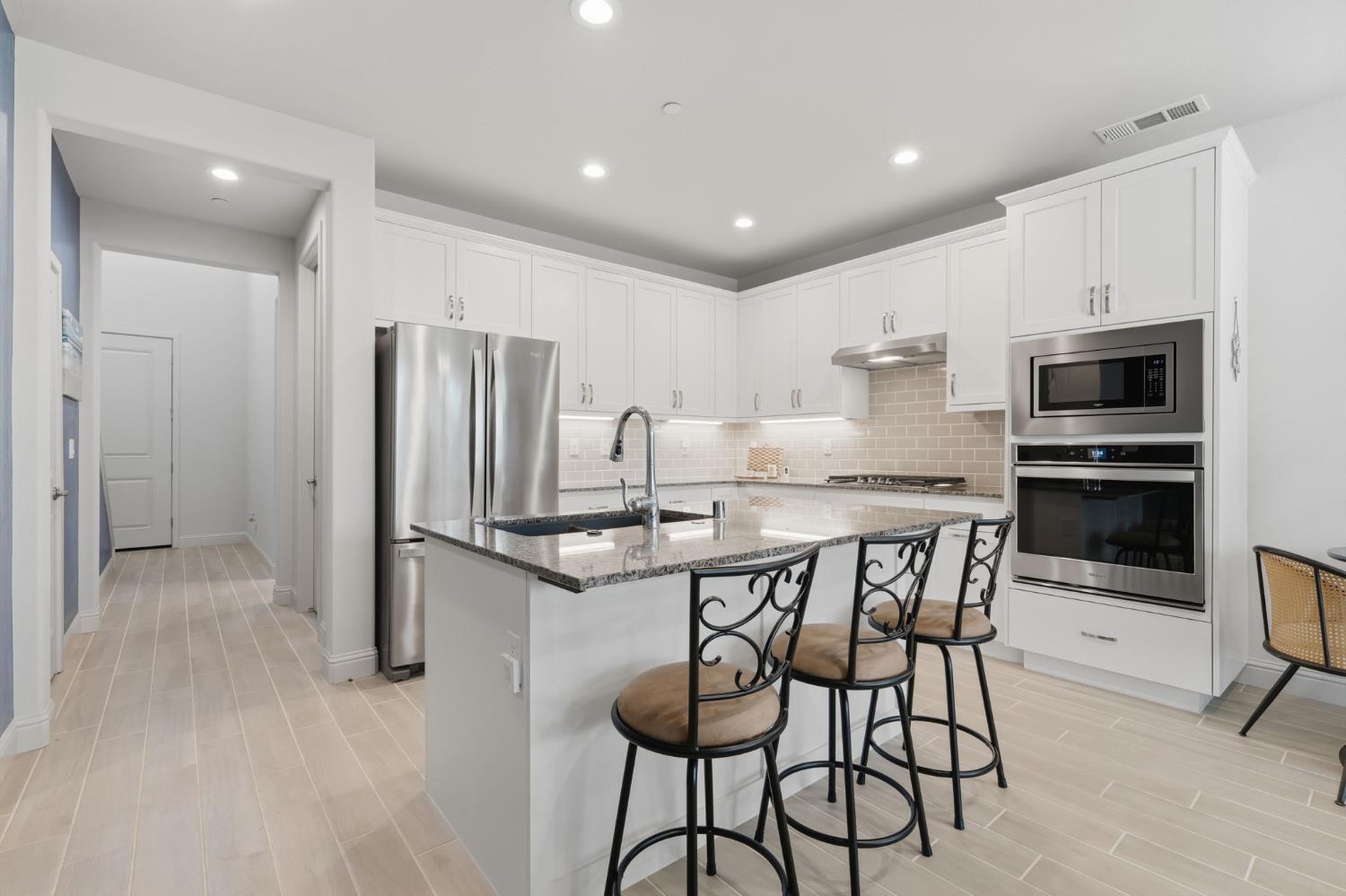 4432 S University St, Visalia, CA 93277