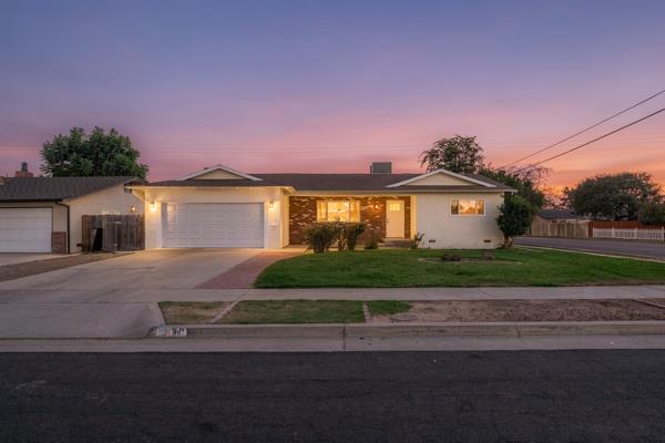 405 E Magnolia Ave, Hanford, CA 93230