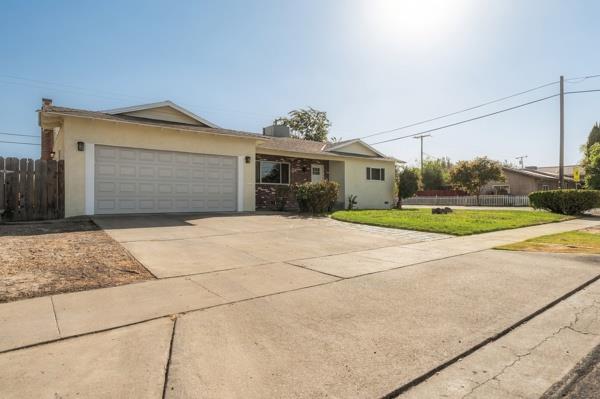 405 E Magnolia Ave, Hanford, CA 93230
