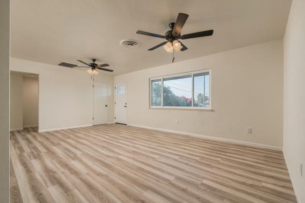 405 E Magnolia Ave, Hanford, CA 93230