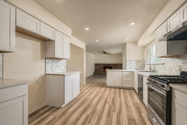 405 E Magnolia Ave, Hanford, CA 93230