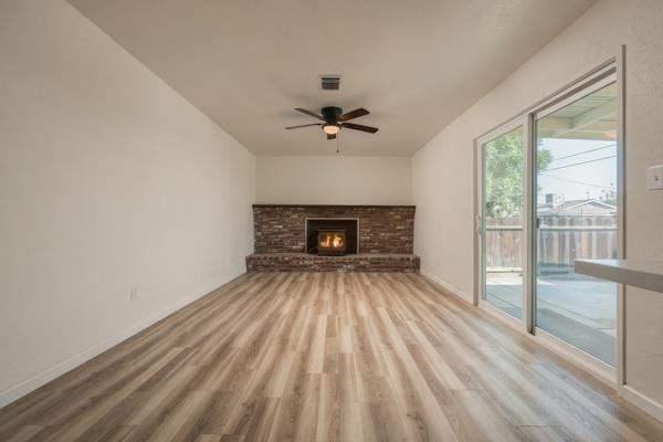 405 E Magnolia Ave, Hanford, CA 93230