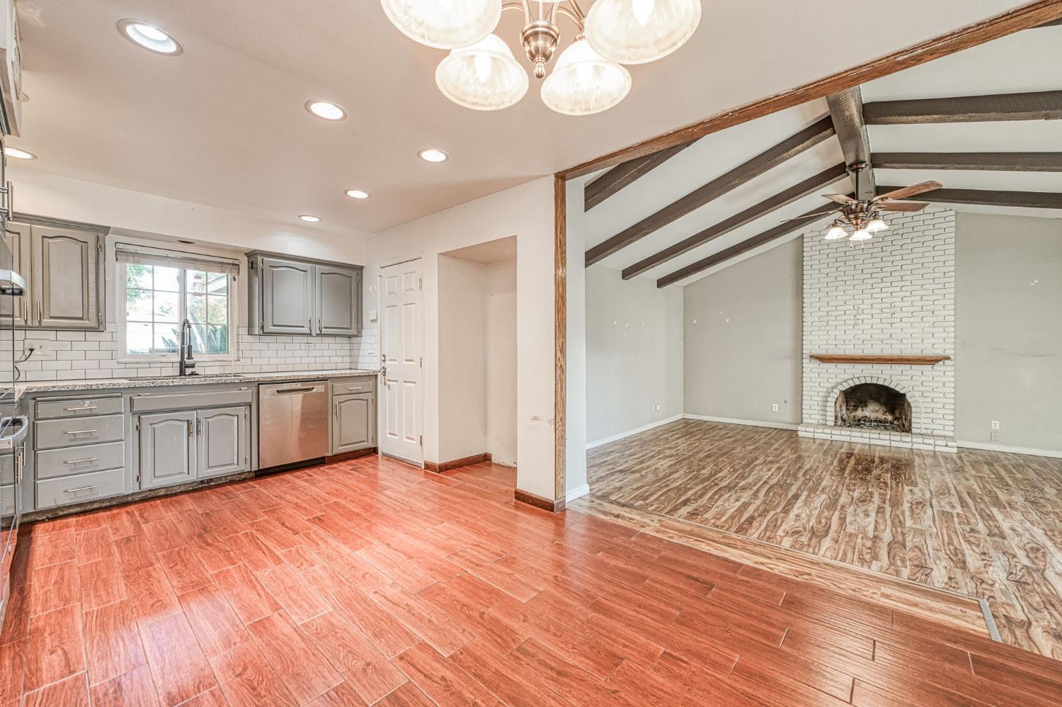 3379 W Morris Ave, Fresno, CA 93711