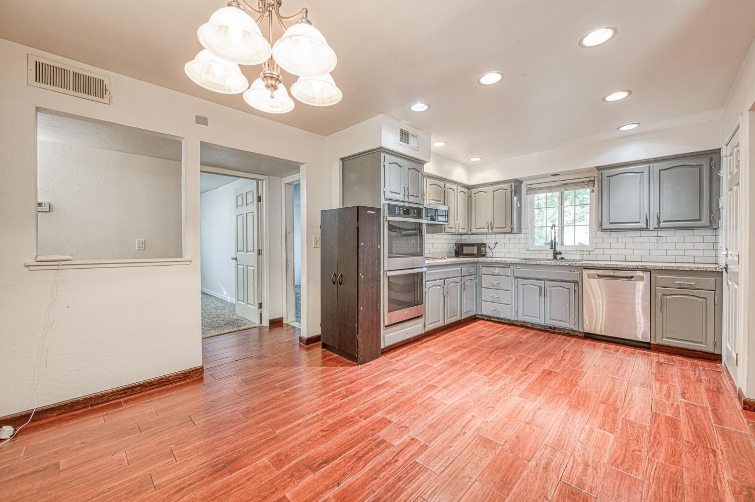 3379 W Morris Ave, Fresno, CA 93711