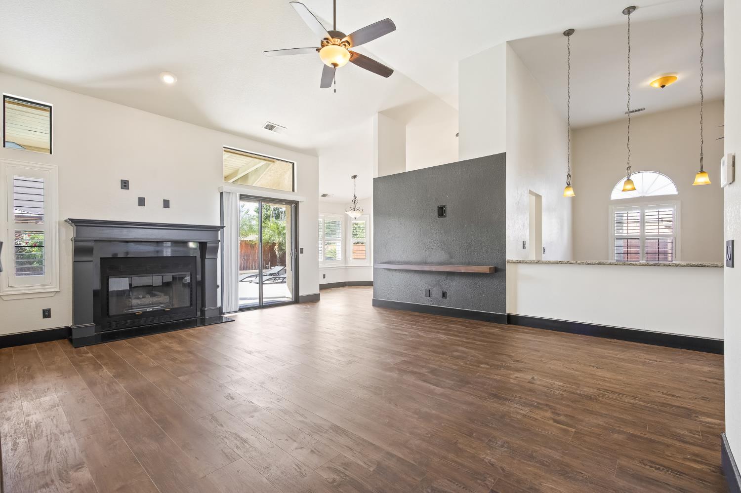 1968 Sample Ave, Clovis, CA 93611