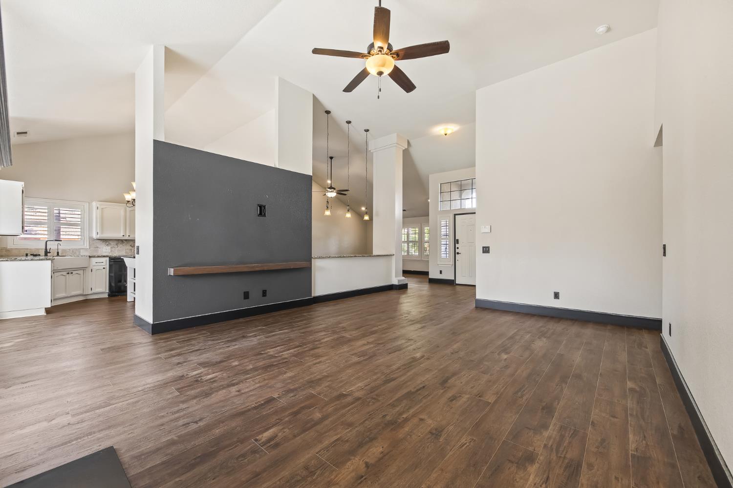 1968 Sample Ave, Clovis, CA 93611