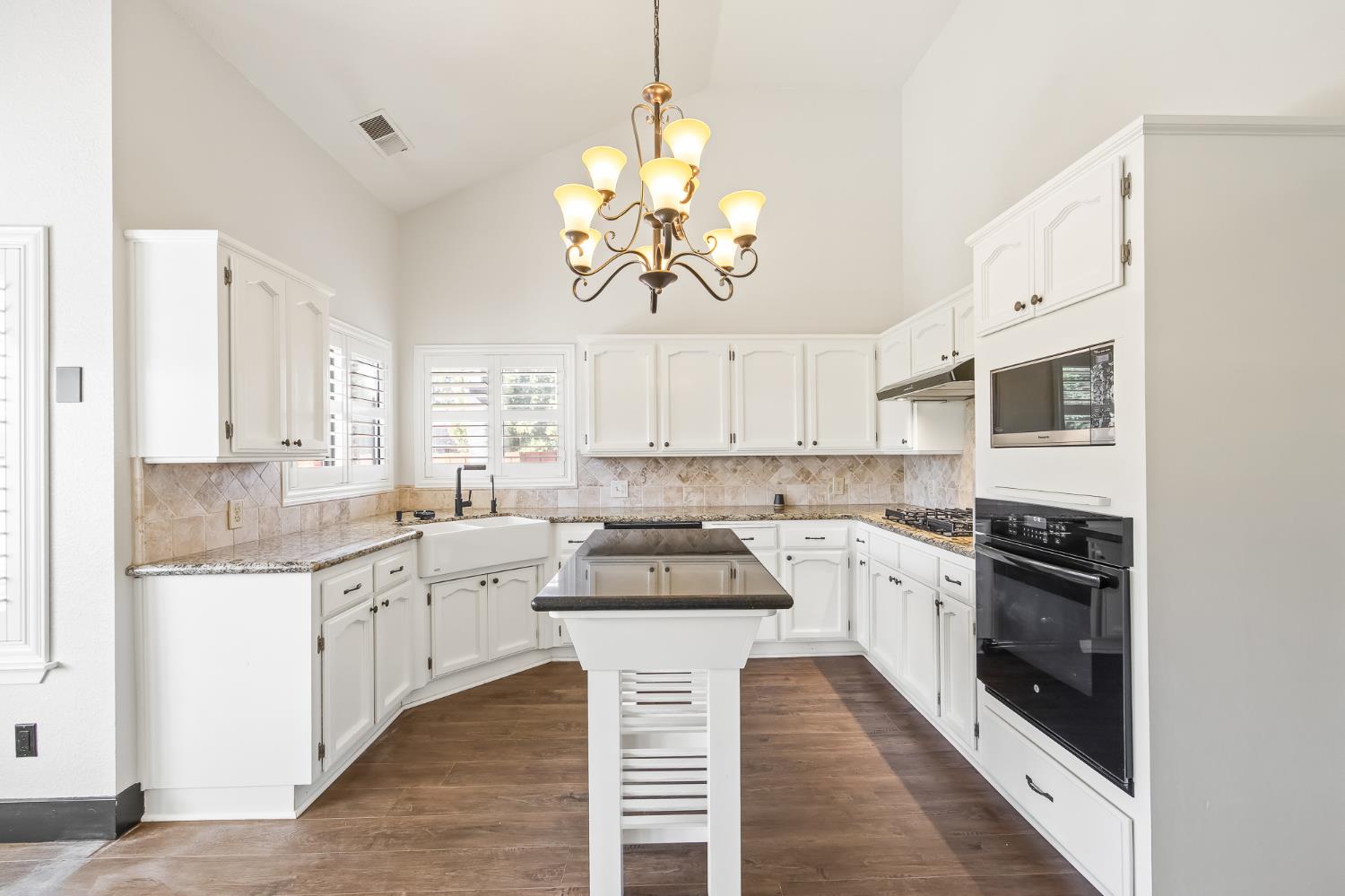 1968 Sample Ave, Clovis, CA 93611