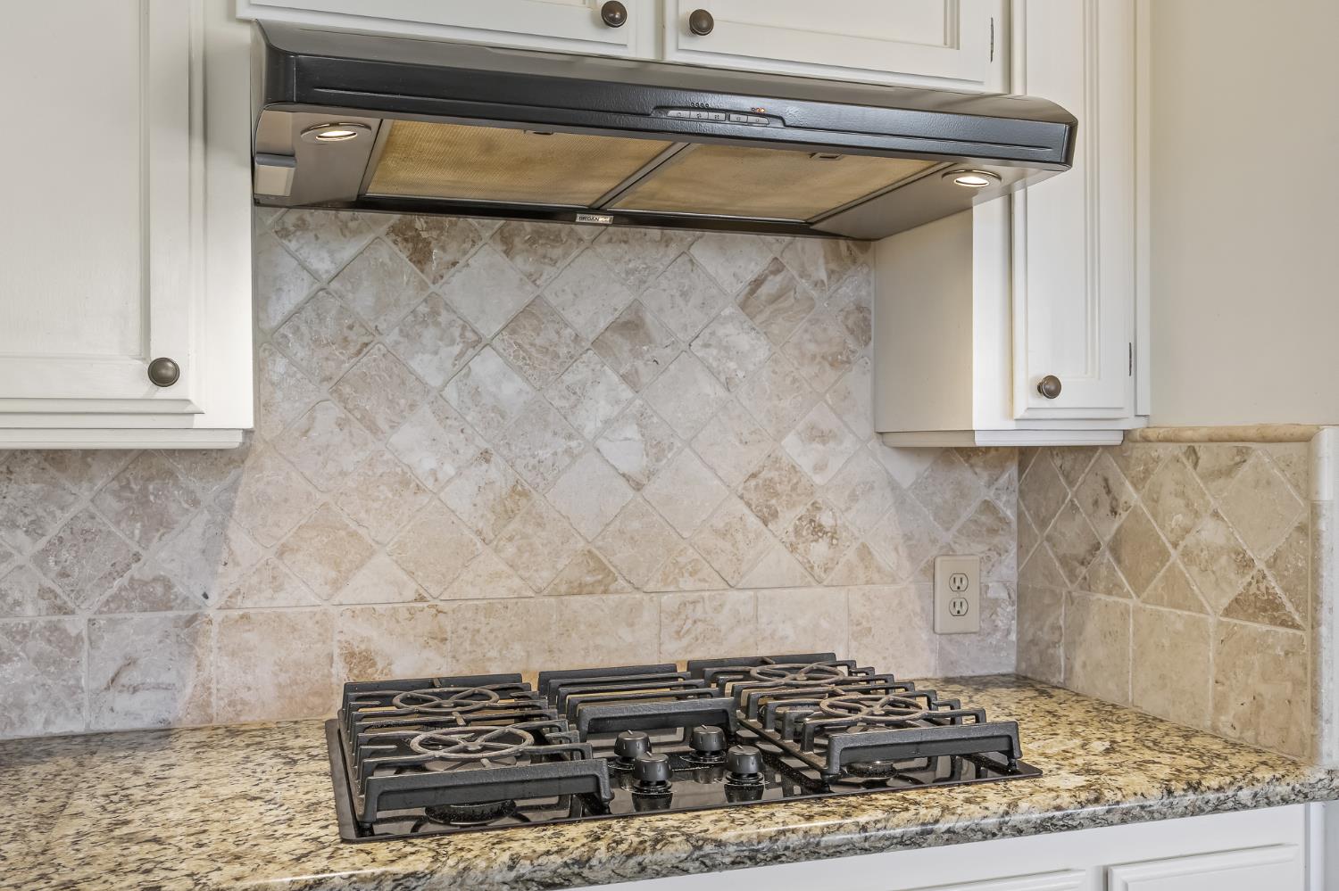 1968 Sample Ave, Clovis, CA 93611