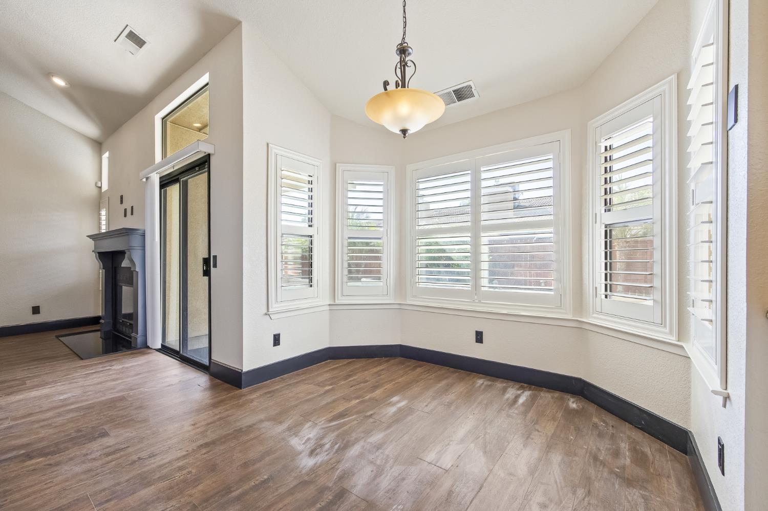 1968 Sample Ave, Clovis, CA 93611