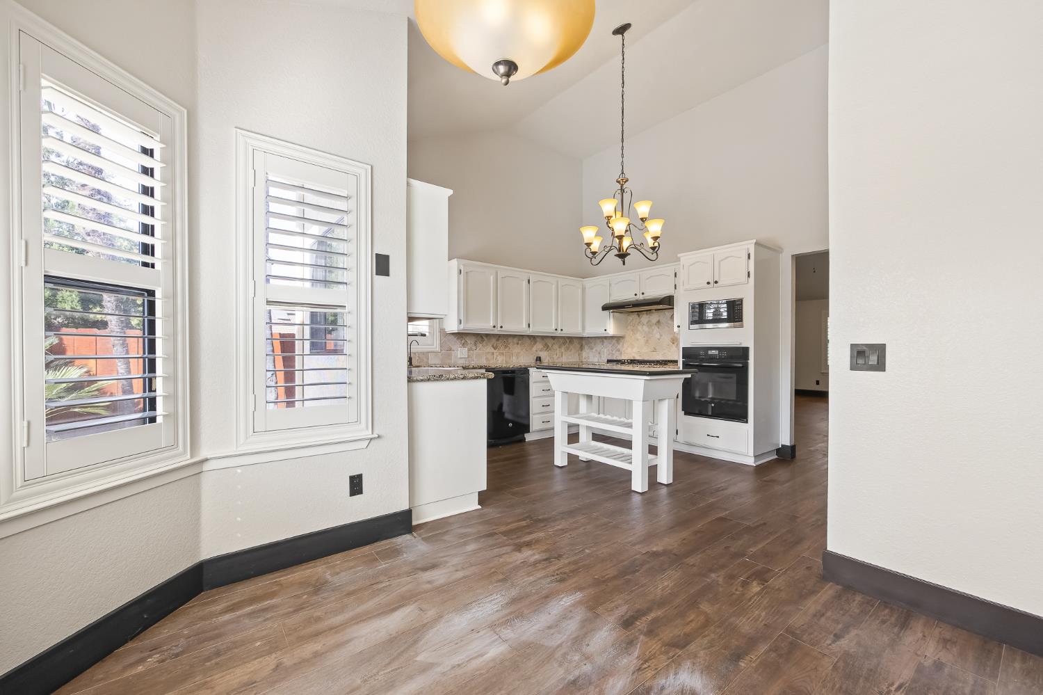 1968 Sample Ave, Clovis, CA 93611