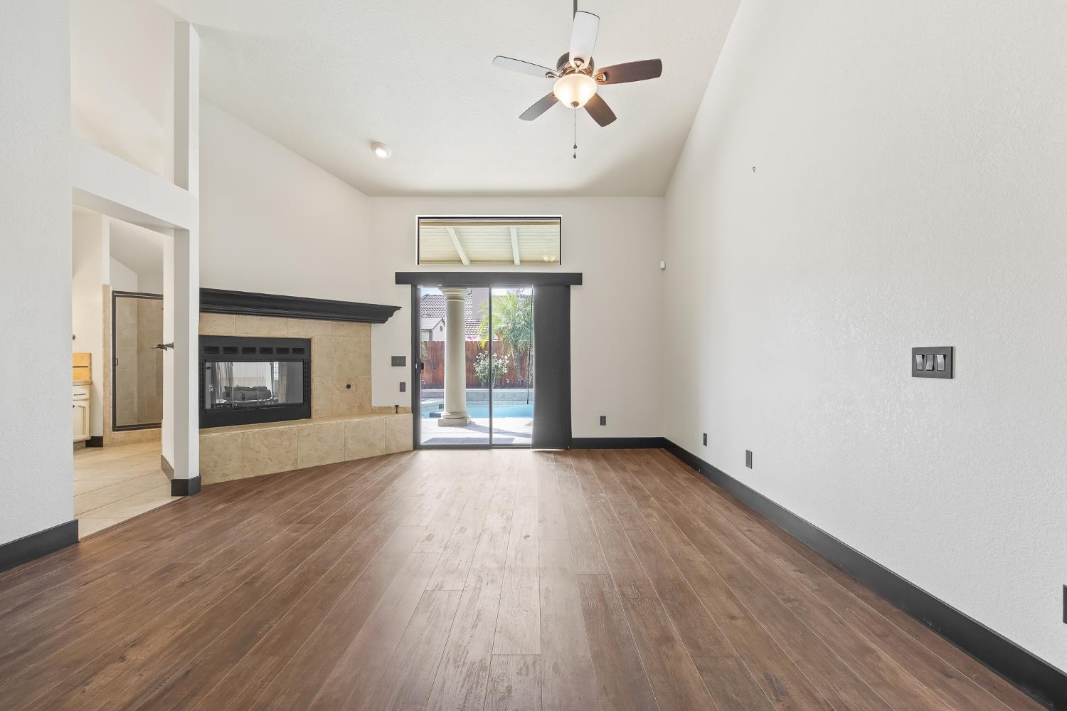 1968 Sample Ave, Clovis, CA 93611