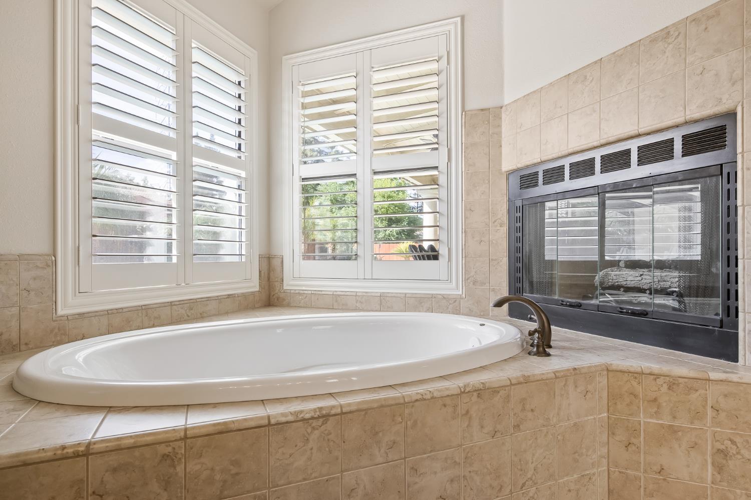 1968 Sample Ave, Clovis, CA 93611