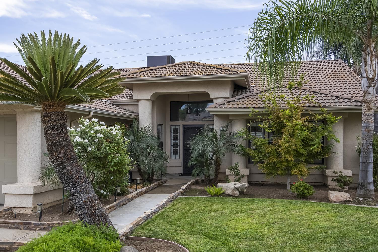 1968 Sample Ave, Clovis, CA 93611